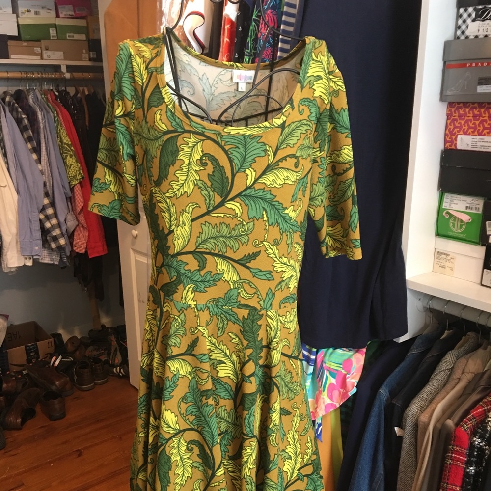 Green Scroll Lularoe Nicole Dress Large Crepe